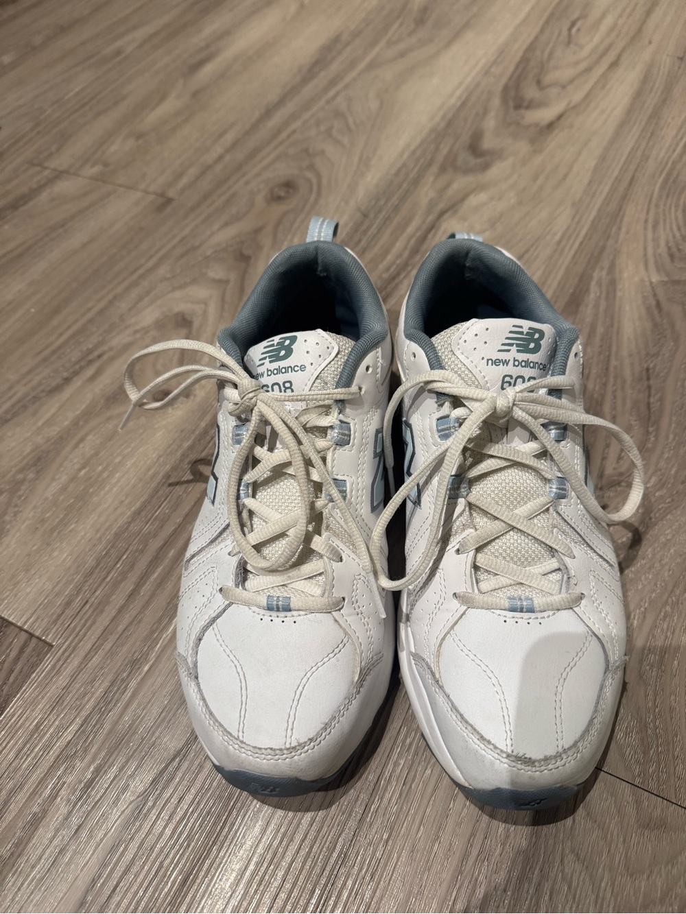 New Balance women’s White and Light Gray Sneakers